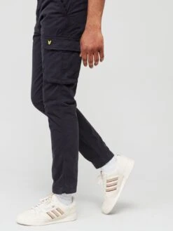 Lyle & Scott Main Road Cargo Trousers - Black 8 Lyle & Scott Main Road Cargo Trousers - Black -Barbou Clothing Shop V94NB SQ4 0000000004 BLACK MDd