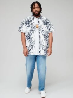 Jack & Jones Plus Mike Regular Tapered Fit Jeans - Light Wash -Barbou Clothing Shop V9I62 SQ3 0000000020 BLUE MDo