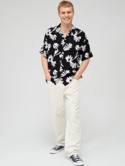 Jack & Jones Resort Floral Short Sleeve Shirt - Black -Barbou Clothing Shop VG7PE SQ3 0000000004 BLACK MDo