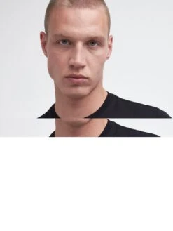 Barbour International Very Exclusive - Essential Large Logo T-Shirt - Black -Barbou Clothing Shop VJKUX SQ4 0000000004 BLACK MDd