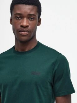 Barbour International Very Exclusive - Small Logo T-Shirt - Dark Green -Barbou Clothing Shop VJKV4 SQ4 0000000630 DARK GREEN MDd