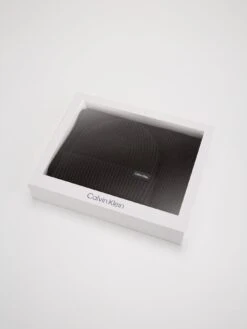 Calvin Klein Classic Scarf And Beanie Hat Gift Set - Black -Barbou Clothing Shop VJNB4 SQ5 0000000004 BLACK SLd2