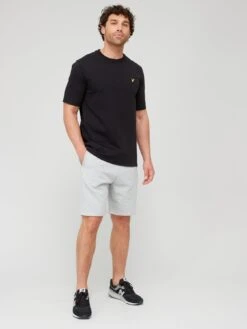 Lyle & Scott Graphic Ski Back Hit T-Shirt - Black -Barbou Clothing Shop VKUO7 SQ3 0000000004 BLACK MDo